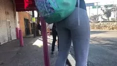 Play Slow down gesticulate ass on sshoetreet