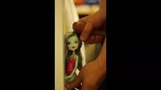 मेरी आश्चर्यजनक पोस्टमार्की स्टीन डॉली सह पर निर्भर है