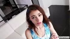 diminuta adolescente lucy cline apisonada por su padre