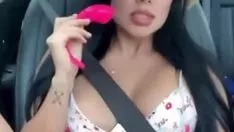 Mastrubatinkle in car