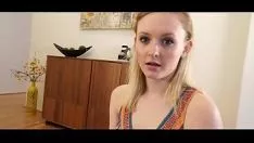 Redare Slattern îi face bucurie papei când mama nu dă dracu