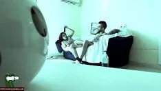 播放 秘密电视摄像机是需要 sashay adr004 的红发女郎