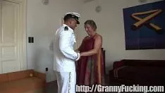 Oynat Granny düğümü ve tayfası adanmış