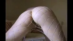 मछली पकड़ने के जाल में गर्म गोरा