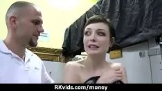 La manière extravagante de payer la location 7