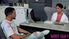 乌木树医生让她的语言被热的暨后来的fucworld-beater所占据