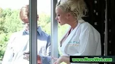 Nuru sıcak busty masse shotuse 07 ile oturuyor