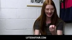 Lifteraffair - 长期雇员简·罗杰斯 (jane rogers) 被警官比利·波士顿 (billy boston) 抓获并受到惩罚