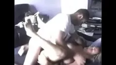 Oynat Her şey o, o değil.