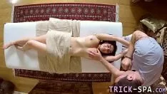 স্পাইক্যামে শিশুকে রাবঙ্ক ডাউন করুন